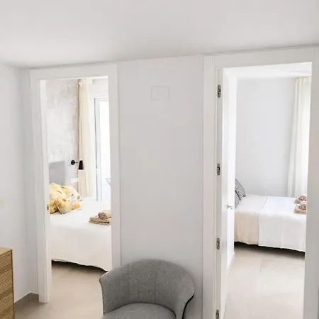 Sunny Coast Apt. 3br, 2baths, Ac & Heated Pool * Торевьиа