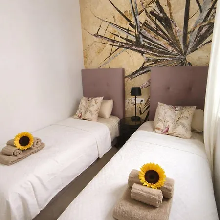Sunny Coast Apt. 3br, 2baths, Ac & Heated Pool Торевьиа