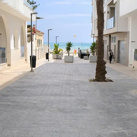 Sunny Coast Apt. 3br, 2baths, Ac & Heated Pool Appartement *