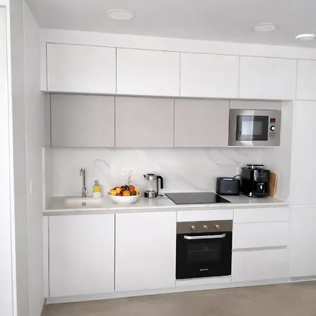 Sunny Coast Apt. 3br, 2baths, Ac & Heated Pool Appartement